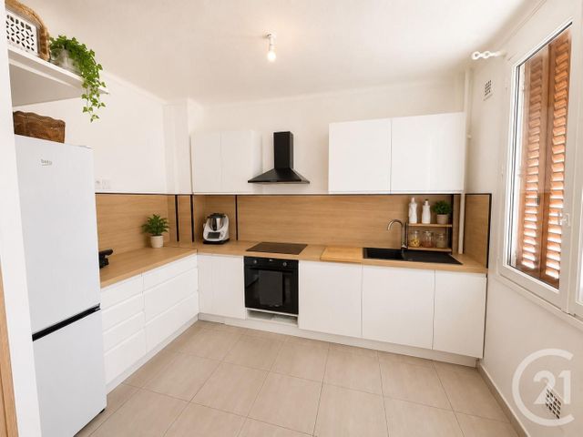 Appartement T2 à louer - 2 pièces - 48.55 m2 - ST FONS - 69 - RHONE-ALPES - Century 21 K.P.I