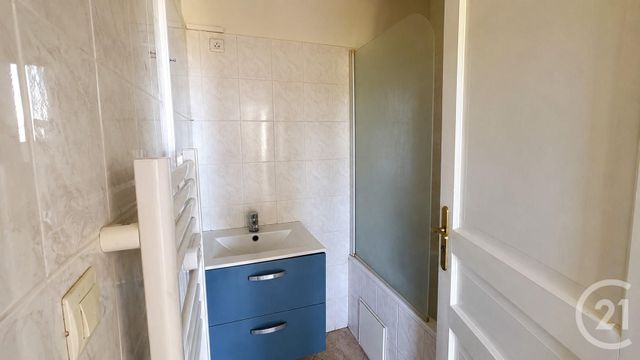 Appartement T2 à vendre - 2 pièces - 36.85 m2 - ST FONS - 69 - RHONE-ALPES - Century 21 K.P.I