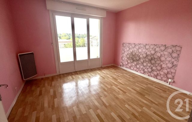 Appartement T3 à louer - 3 pièces - 75.13 m2 - ST FONS - 69 - RHONE-ALPES - Century 21 K.P.I