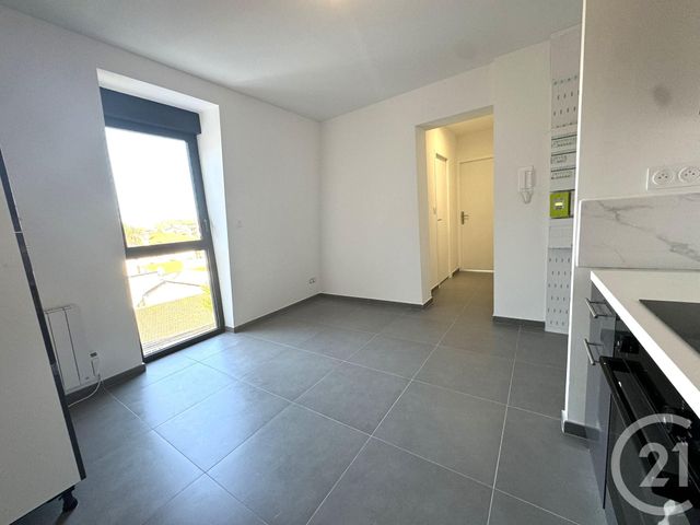 Appartement T2 à louer - 2 pièces - 28.3 m2 - ST FONS - 69 - RHONE-ALPES - Century 21 K.P.I