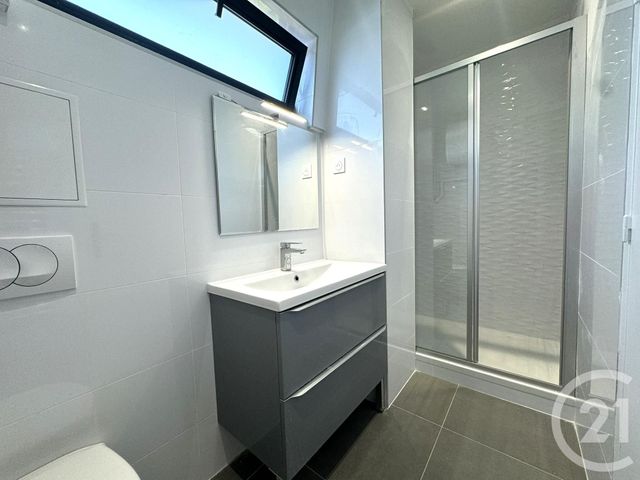 Appartement T2 à louer - 2 pièces - 28.3 m2 - ST FONS - 69 - RHONE-ALPES - Century 21 K.P.I