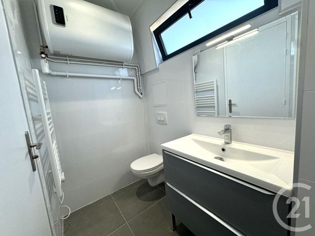 Appartement T2 à louer - 2 pièces - 28.3 m2 - ST FONS - 69 - RHONE-ALPES - Century 21 K.P.I