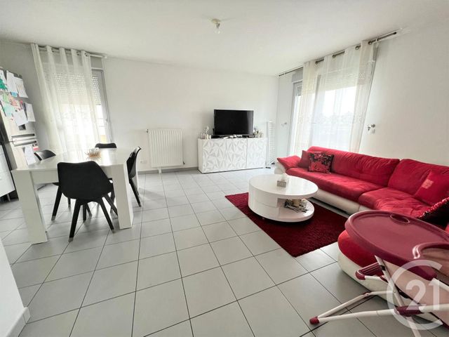 Appartement T4 à vendre - 4 pièces - 74.07 m2 - VENISSIEUX - 69 - RHONE-ALPES - Century 21 K.P.I