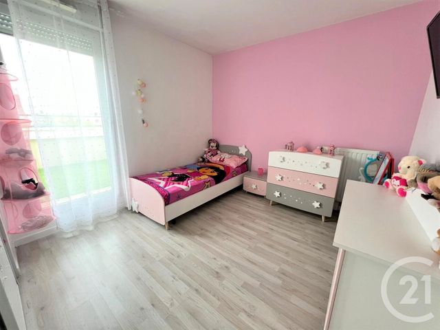Appartement T4 à vendre - 4 pièces - 74.07 m2 - VENISSIEUX - 69 - RHONE-ALPES - Century 21 K.P.I