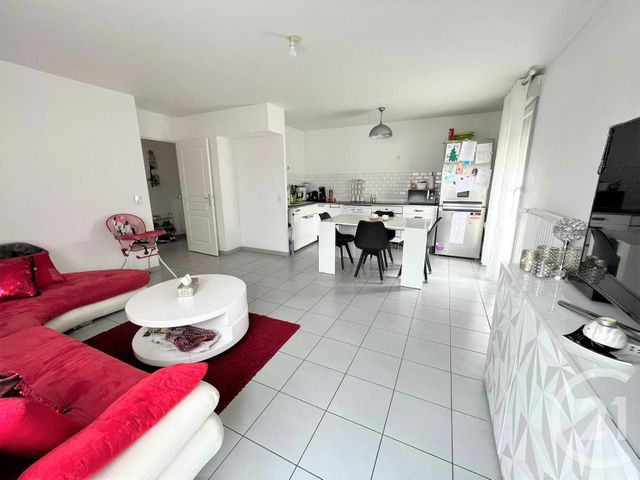 Appartement T4 à vendre - 4 pièces - 74.07 m2 - VENISSIEUX - 69 - RHONE-ALPES - Century 21 K.P.I