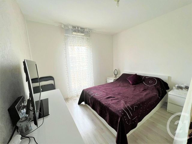 Appartement T4 à vendre - 4 pièces - 74.07 m2 - VENISSIEUX - 69 - RHONE-ALPES - Century 21 K.P.I