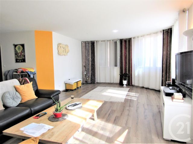 Appartement T5 à vendre - 5 pièces - 99.7 m2 - ST FONS - 69 - RHONE-ALPES - Century 21 K.P.I