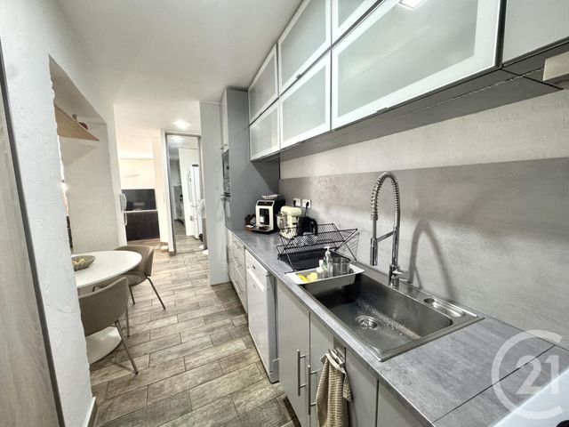 Appartement T5 à vendre - 5 pièces - 99.7 m2 - ST FONS - 69 - RHONE-ALPES - Century 21 K.P.I