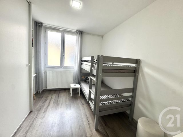 Appartement T5 à vendre - 5 pièces - 99.7 m2 - ST FONS - 69 - RHONE-ALPES - Century 21 K.P.I