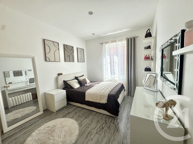 Appartement T4 à vendre - 4 pièces - 99.0 m2 - ST FONS - 69 - RHONE-ALPES - Century 21 K.P.I