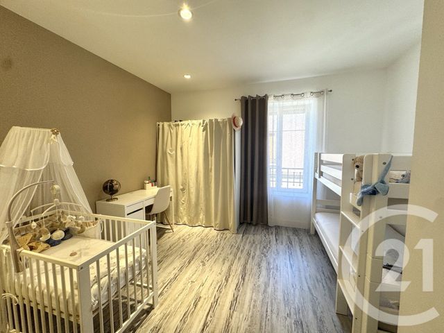 Appartement T4 à vendre - 4 pièces - 99.0 m2 - ST FONS - 69 - RHONE-ALPES - Century 21 K.P.I