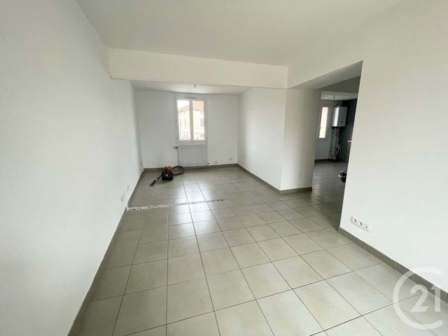 Appartement T4 à louer - 4 pièces - 65.62 m2 - IRIGNY - 69 - RHONE-ALPES - Century 21 K.P.I