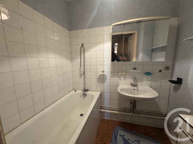 Appartement T3 à vendre - 3 pièces - 53.8 m2 - ST FONS - 69 - RHONE-ALPES - Century 21 K.P.I