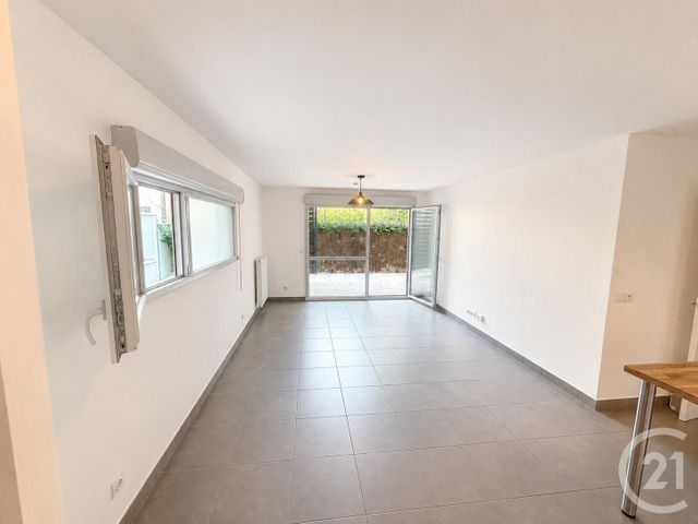 Appartement F3 à vendre - 3 pièces - 64.0 m2 - LYON - 69007 - RHONE-ALPES - Century 21 K.P.I