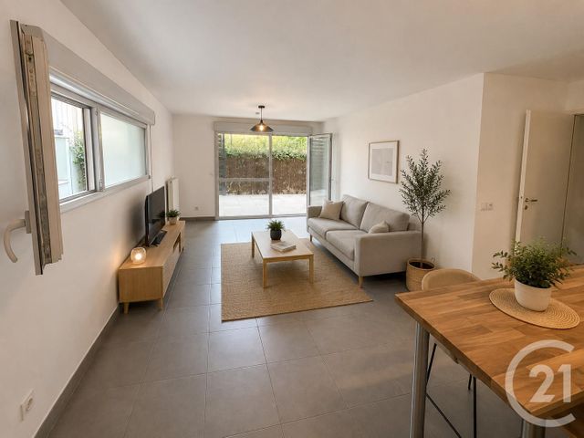 Appartement F3 à vendre - 3 pièces - 64.0 m2 - LYON - 69007 - RHONE-ALPES - Century 21 K.P.I