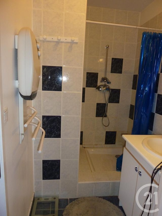 Appartement F2 à louer - 2 pièces - 40.78 m2 - ST FONS - 69 - RHONE-ALPES - Century 21 K.P.I