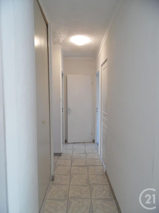 Appartement T4 à vendre - 4 pièces - 76.16 m2 - ST FONS - 69 - RHONE-ALPES - Century 21 K.P.I