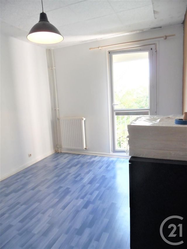 Appartement T4 à vendre - 4 pièces - 76.16 m2 - ST FONS - 69 - RHONE-ALPES - Century 21 K.P.I