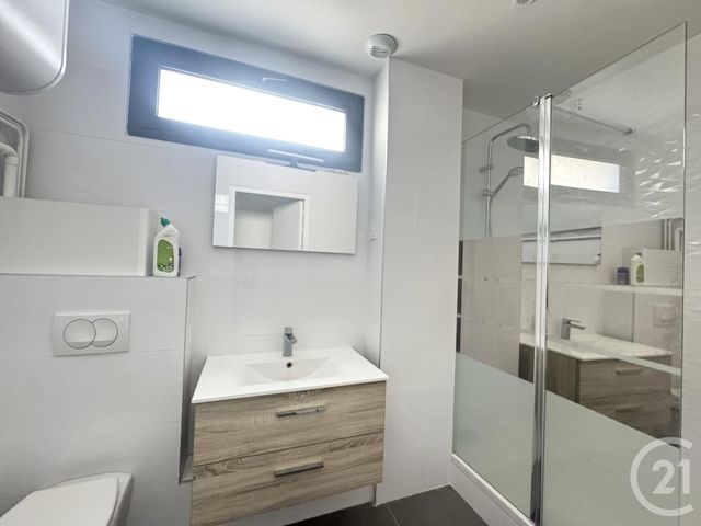 Appartement T2 à louer - 2 pièces - 28.5 m2 - ST FONS - 69 - RHONE-ALPES - Century 21 K.P.I