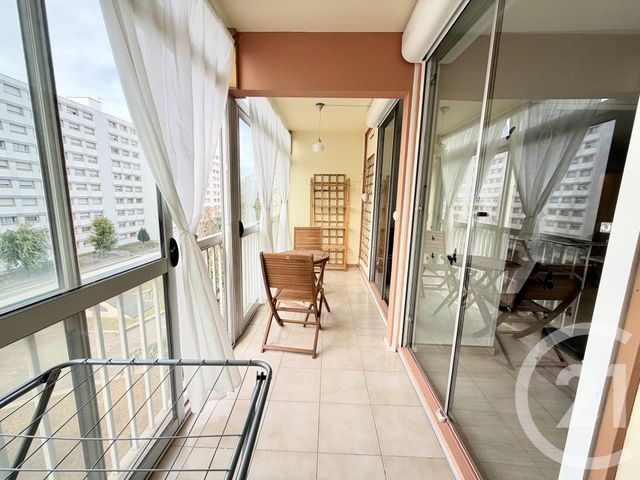 Appartement Studio à louer - 1 pièce - 40.55 m2 - VENISSIEUX - 69 - RHONE-ALPES - Century 21 K.P.I