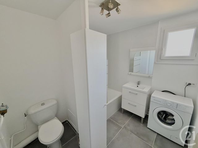 Appartement F2 à louer - 2 pièces - 49.66 m2 - DECINES CHARPIEU - 69 - RHONE-ALPES - Century 21 K.P.I