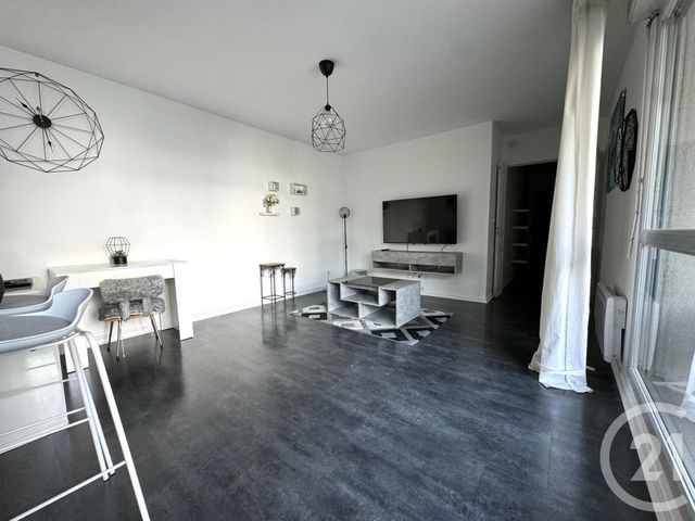 Appartement T2 à louer - 2 pièces - 45.47 m2 - ST FONS - 69 - RHONE-ALPES - Century 21 K.P.I