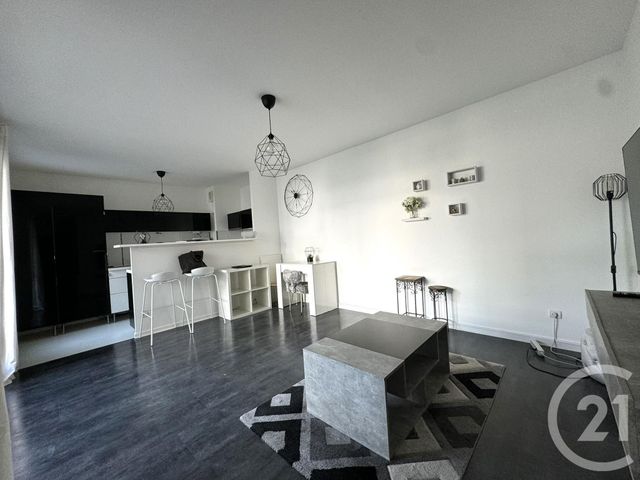 Appartement T2 à louer - 2 pièces - 45.47 m2 - ST FONS - 69 - RHONE-ALPES - Century 21 K.P.I