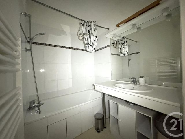 Appartement T2 à louer - 2 pièces - 45.47 m2 - ST FONS - 69 - RHONE-ALPES - Century 21 K.P.I