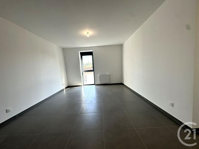 Appartement T2 à louer - 2 pièces - 43.4 m2 - ST FONS - 69 - RHONE-ALPES - Century 21 K.P.I