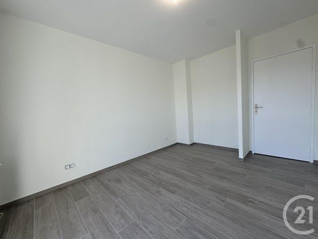 Appartement T2 à louer - 2 pièces - 43.4 m2 - ST FONS - 69 - RHONE-ALPES - Century 21 K.P.I