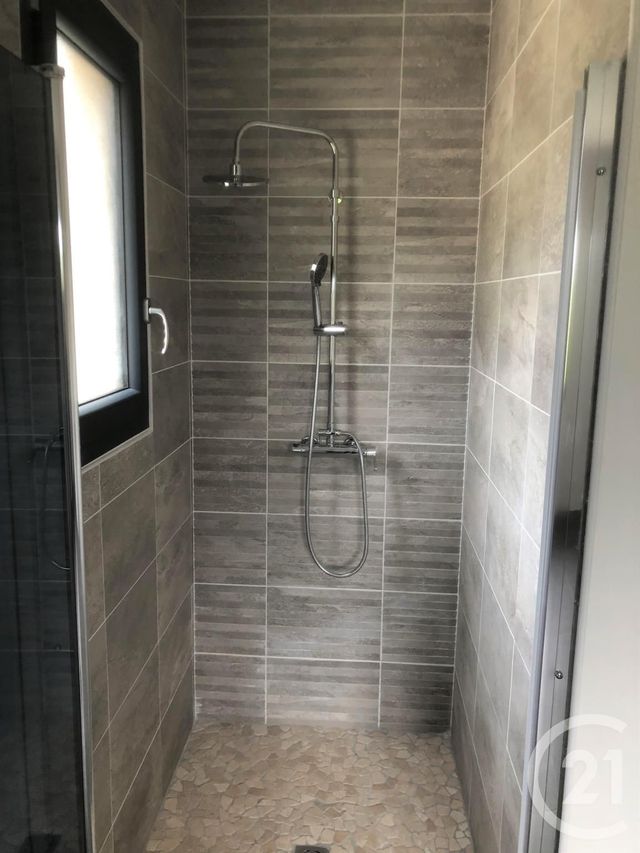 maison à louer - 4 pièces - 108.0 m2 - JARDIN - 38 - RHONE-ALPES - Century 21 K.P.I